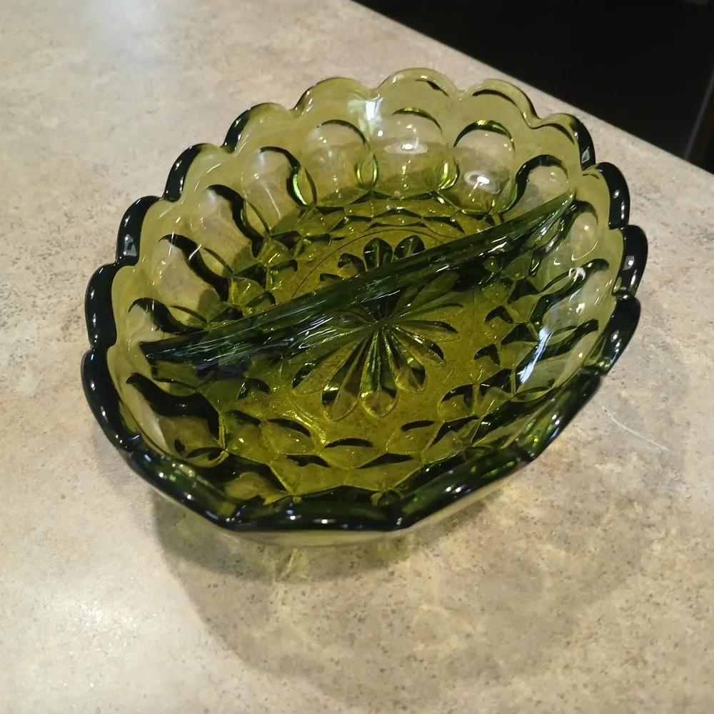 🧹Anchor Hocking Advacodo Green Scalloped Dish